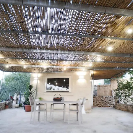 - Al Ma Chlo' Bed & Breakfast