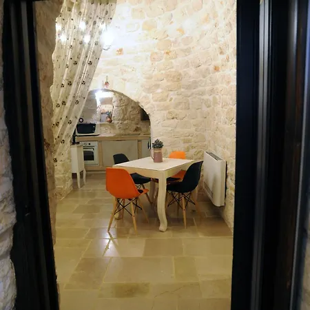 - Al Ma Chlo' Bed & Breakfast Fasano